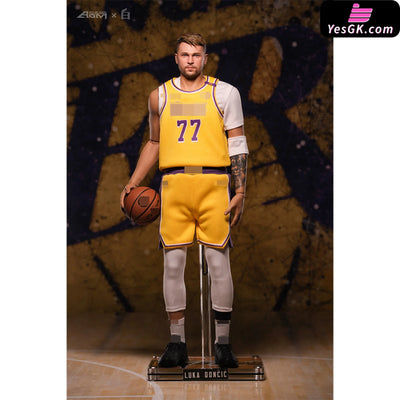 1/6 Scale Luka Dončić Lakers vs Mavericks Deluxe Edition Set Action Figure - AOM TOYS Studio [Pre-Order] Deposit