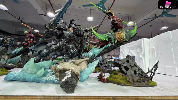 5V5 Battle Series 001 Fearless Warrior VS Undead Bloodfang Thief Statue - Black Rock Studio [In-Stock] Others