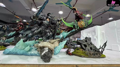 5V5 Battle Series 001 Fearless Warrior VS Undead Bloodfang Thief Statue - Black Rock Studio [In-Stock] Others