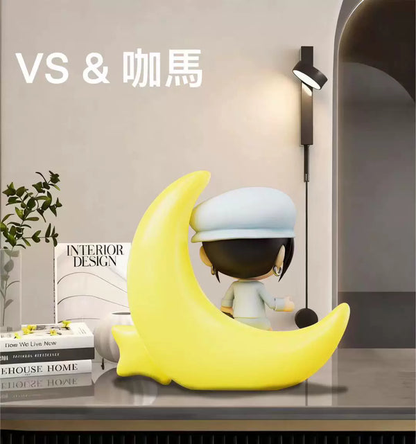 MapleStory Artale Series Female GM Bent Moon Chair & Lucky Base GK Statue - VS Studio X Ka Ma Mo Wan Studio [Pre-Order]