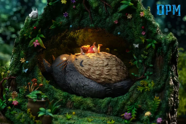 My Neighbor Totoro Hayao Miyazaki Desktop Scene Series 013 Totoro in the Tree Hole 1/6 GK Statue - OPM Studio [Pre-Order]
