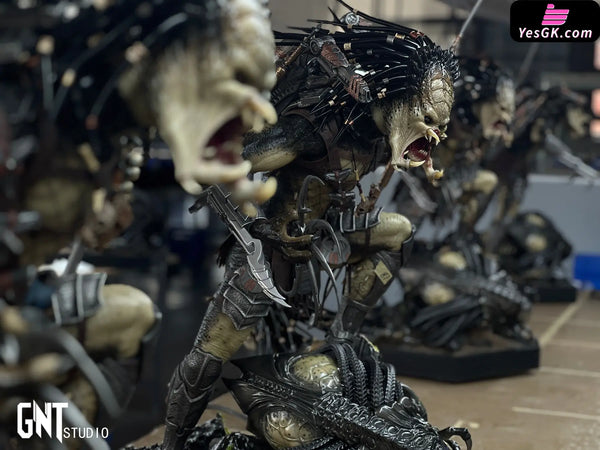 Aliens vs Predator Wolf Predator GK Statue - GNT Studio [In-Stock] Others
