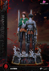 Attack On Titan Levi Ackerman Hange Zoe Statue - Lc Studio [Pre - Order]