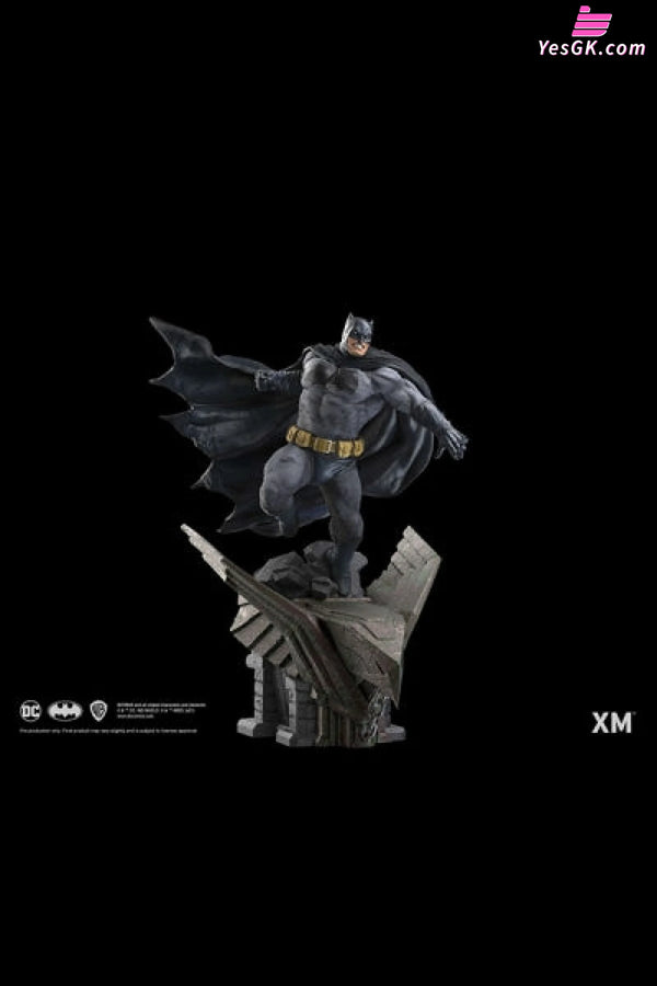 Batman The Dark Knight Returns 1/4 & 1/6 Scale Licensed Statue - XM Studio [In-Stock] - DC Comics