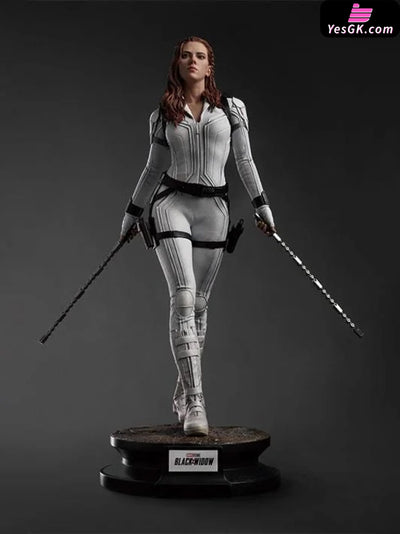 Black Widow Snow Suit 1/4 Licensed Statue - Queen Studio [In-Stock] - Full Payment - MARVEL