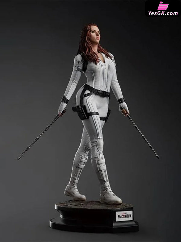 Black Widow Snow Suit 1/4 Licensed Statue - Queen Studio [In-Stock] - Full Payment - MARVEL