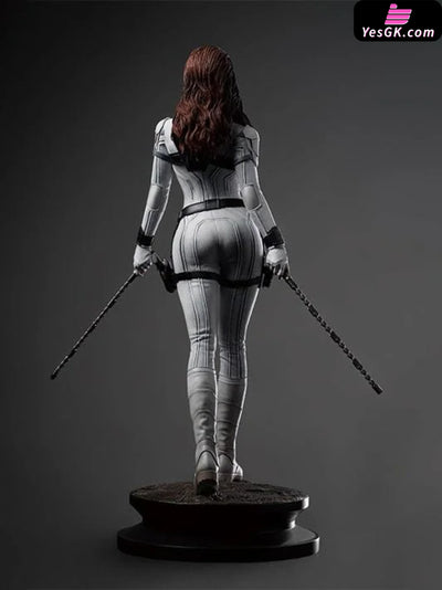 Black Widow Snow Suit 1/4 Licensed Statue - Queen Studio [In-Stock] - Full Payment - MARVEL