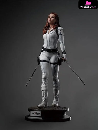 Black Widow Snow Suit 1/4 Licensed Statue - Queen Studio [In-Stock] - Full Payment - MARVEL
