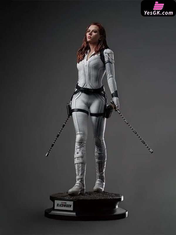 Black Widow Snow Suit 1/4 Licensed Statue - Queen Studio [In-Stock] - Full Payment - MARVEL