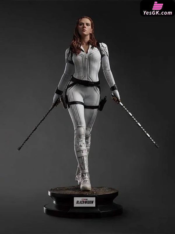 Black Widow Snow Suit 1/4 Licensed Statue - Queen Studio [In-Stock] - Full Payment - MARVEL