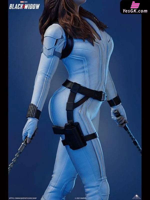 Black Widow Snow Suit 1/4 Licensed Statue - Queen Studio [In-Stock] - Full Payment - MARVEL