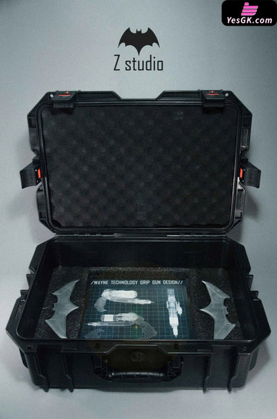 DC Cinematic Grade Replica Collection Series #1 Batman Weapon Peripheral - Z Studio [Pre-Order] DC Comics