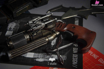 DC Cinematic Grade Replica Collection Series #1 Batman Weapon Peripheral - Z Studio [Pre-Order] DC Comics