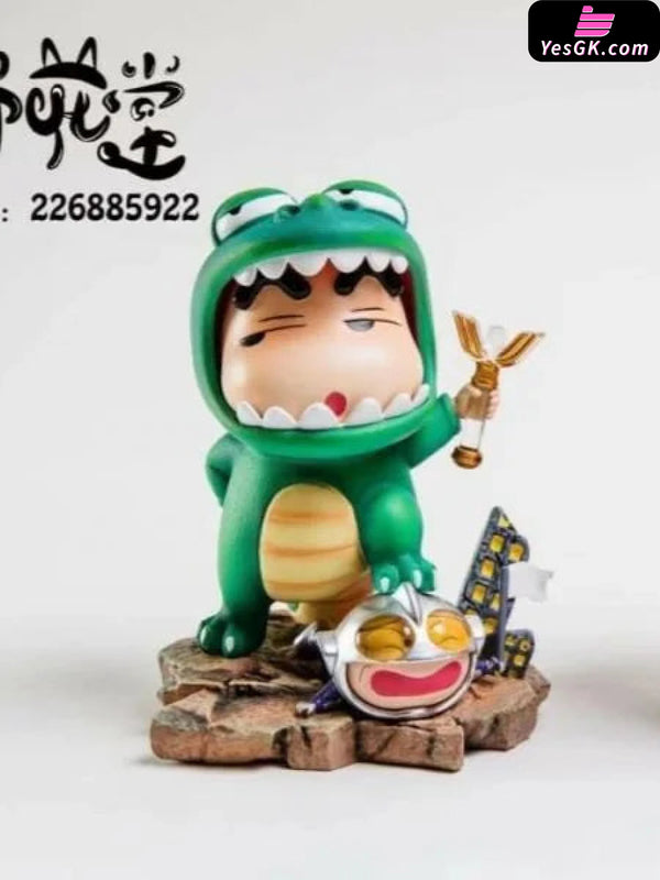 Crayon Shin-chan Monster Shinnosuke Nohara Beating up Ultraman GK Statue - M.H.T Studio [In-Stock] - Full Payment