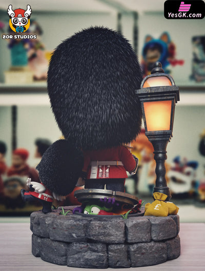 Dr. Slump Global #4 British Arale Resin Statue - Zor Studio [Pre - Order]