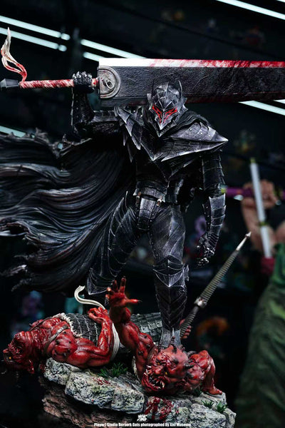 Berserk Battle Series GUTS AND THE BERSERKER ARMOUR GK Statue - Player 1 Studio [Pre-Order]