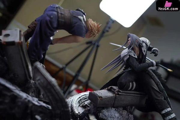 Final Fantasy Destiny Battle 2.0 Cloud Strife & Sephiroth Statue - TheOnes Studio [Pre-Order] - Final Fantasy