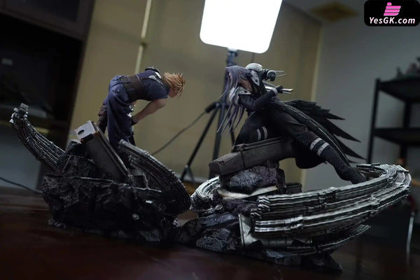 Final Fantasy Destiny Battle 2.0 Cloud Strife & Sephiroth Statue - TheOnes Studio [Pre-Order] - Final Fantasy