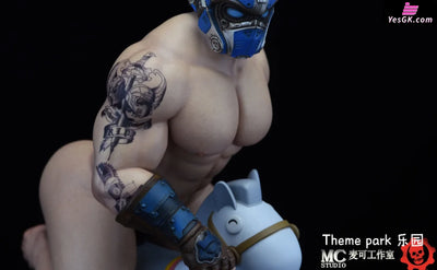 Gears of War 3 Clayton Carmine Theme Park 1/6 GK Statue - MC Studio [In-Stock] - Full Payment - Others