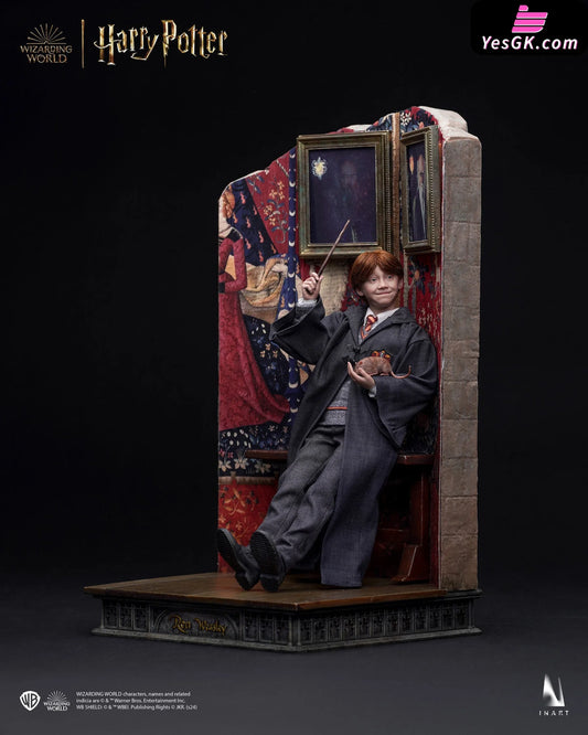 Harry Potter And The Philosopher’s Stone Ron Weasley School Uniform 1/6 Action Figure - Inart