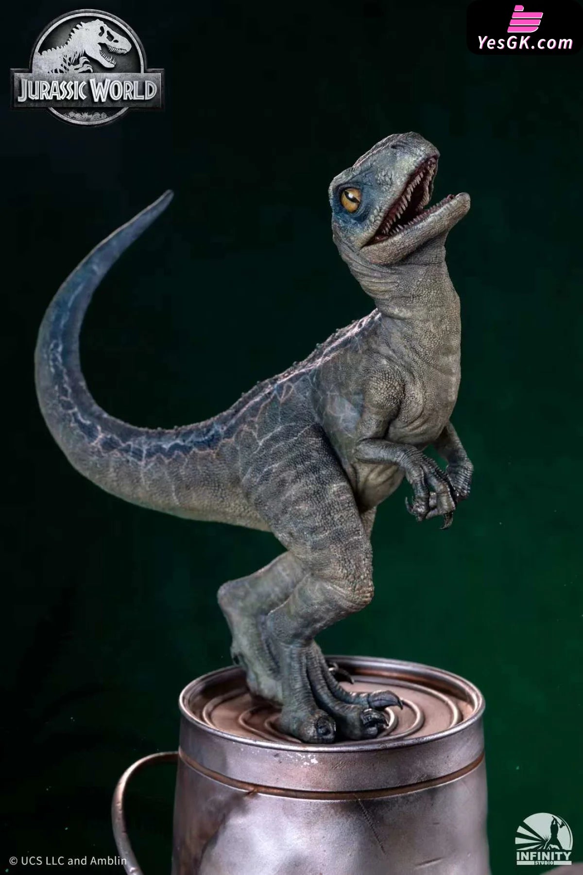 Jurassic World 2 Owen Grady & Little Blue Statue - Infinity Studio [Pre-Order]