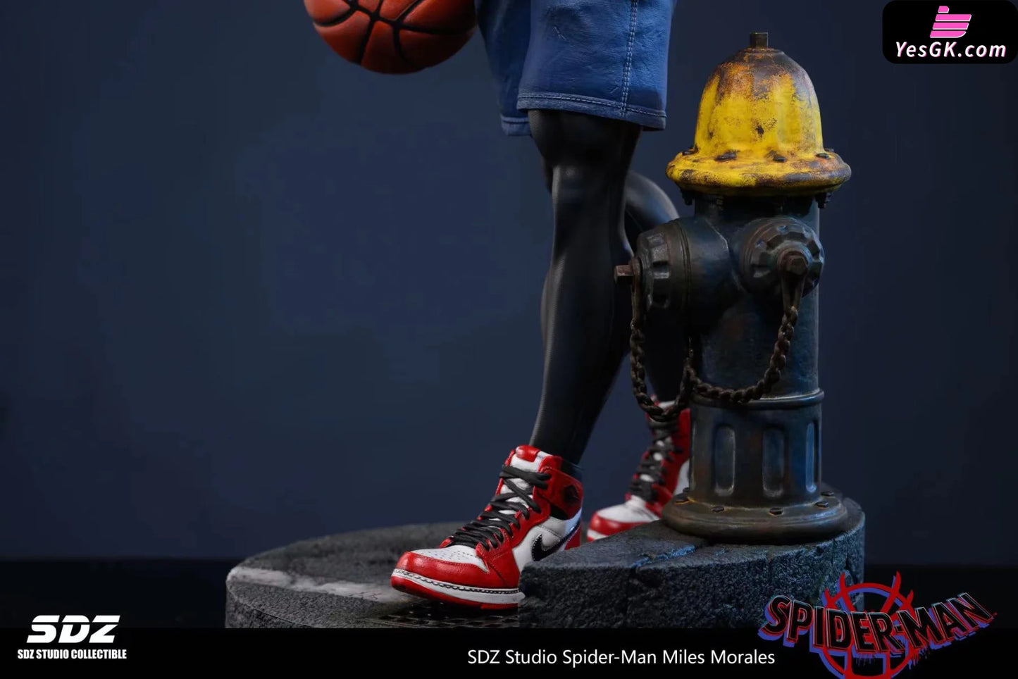 Marvel Holiday Series Miles Spider-Man Resin Statue - Sdz Studio [Pre-Order] Marvel