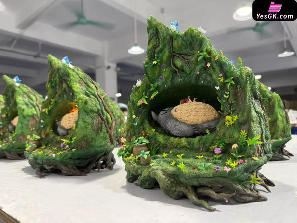 My Neighbor Totoro Hayao Miyazaki Desktop Scene Series 013 Totoro in the Tree Hole 1/6 GK Statue - OPM Studio