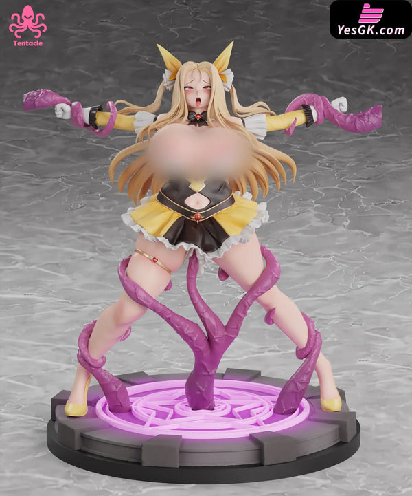 Olivier VS Tentacles Statue - Tentacle Studio