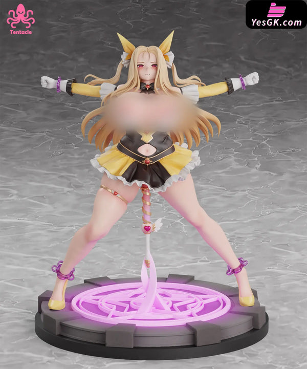 Olivier VS Tentacles Statue - Tentacle Studio