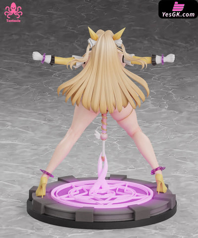 Olivier VS Tentacles Statue - Tentacle Studio