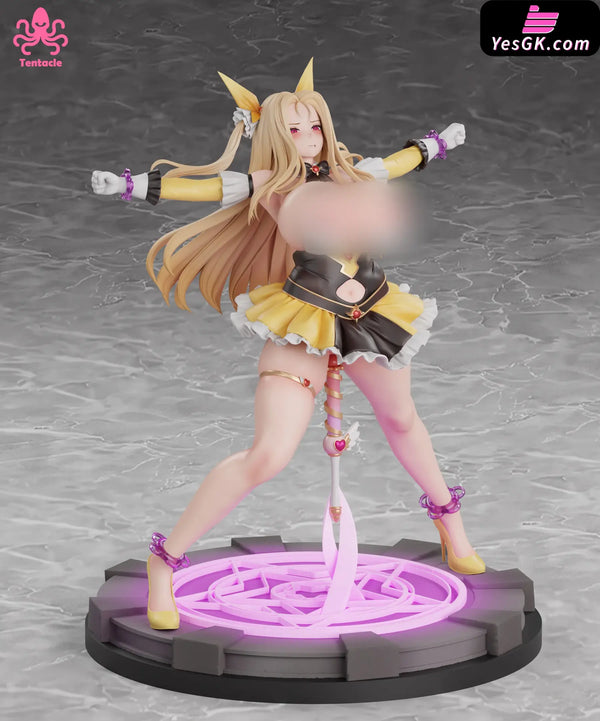 Olivier VS Tentacles Statue - Tentacle Studio
