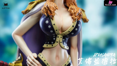 One Piece Kuja Pirates Marguerite & Aphelandra GK Statue - Black Studio [In-Stock] One Piece