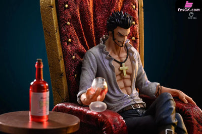 One Piece Seated Dracule Mihawk Resin Statue - Brain-Hole Studio [Pre-Order]