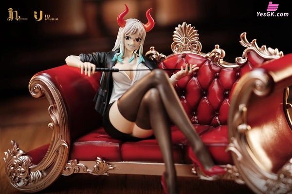 One Piece Suit Thug #11 Yamato Statue - In Studio & Iu [Pre-Order]