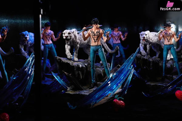 One PieceTrafalgar D. Water Law Statue - HS Studio [In-Stock] One Piece