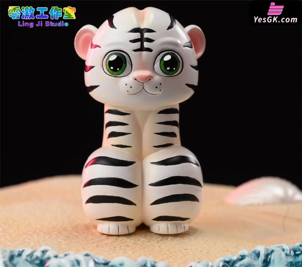 Original Beach Lifeguard Statue - Ling Ji Studio [Pre-Order] Design