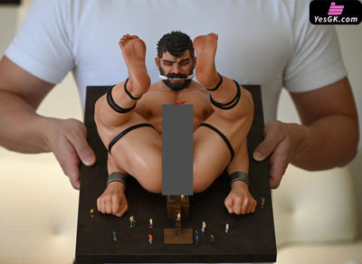Original Gulliver: The 8Th Wonder Of The Lilliput World Statue - Gentleman 18 Studio & Beasts