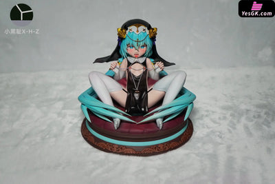 Original Novitiate Nun Sister Statue - X-H-Z Studio & T.x.s [Pre-Order Closed] Design