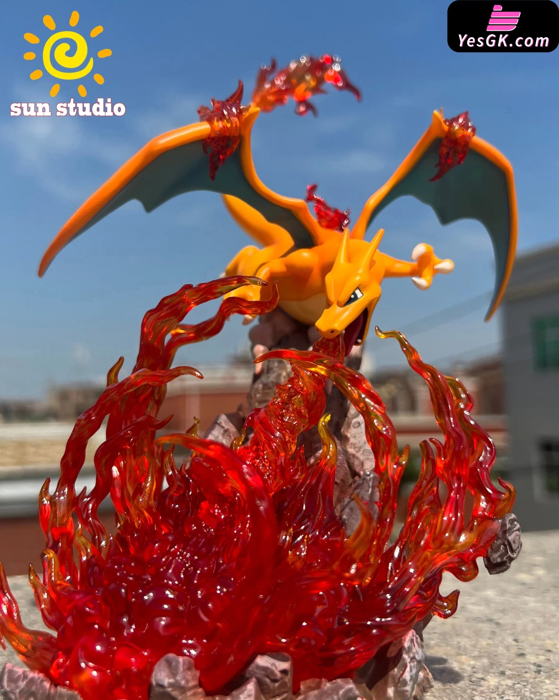 Pokémon Mega Charizard X and Mega Charizard Y Resin Statue - Sun Studi –  YesGK