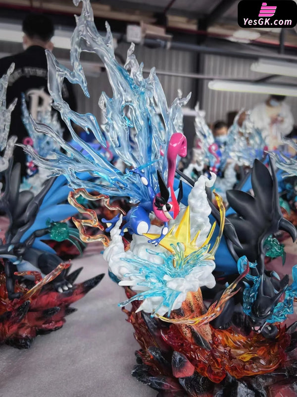 Pokemon Greninja VS Mega Charizard X GK Statue - Fantasy Studio [In-Stock] - Full Payment - Pokemon