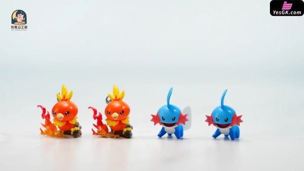 Pokemon Mega Blaziken & Torchic Statue - MT.MOON Studio [Pre-Order] - Pokemon