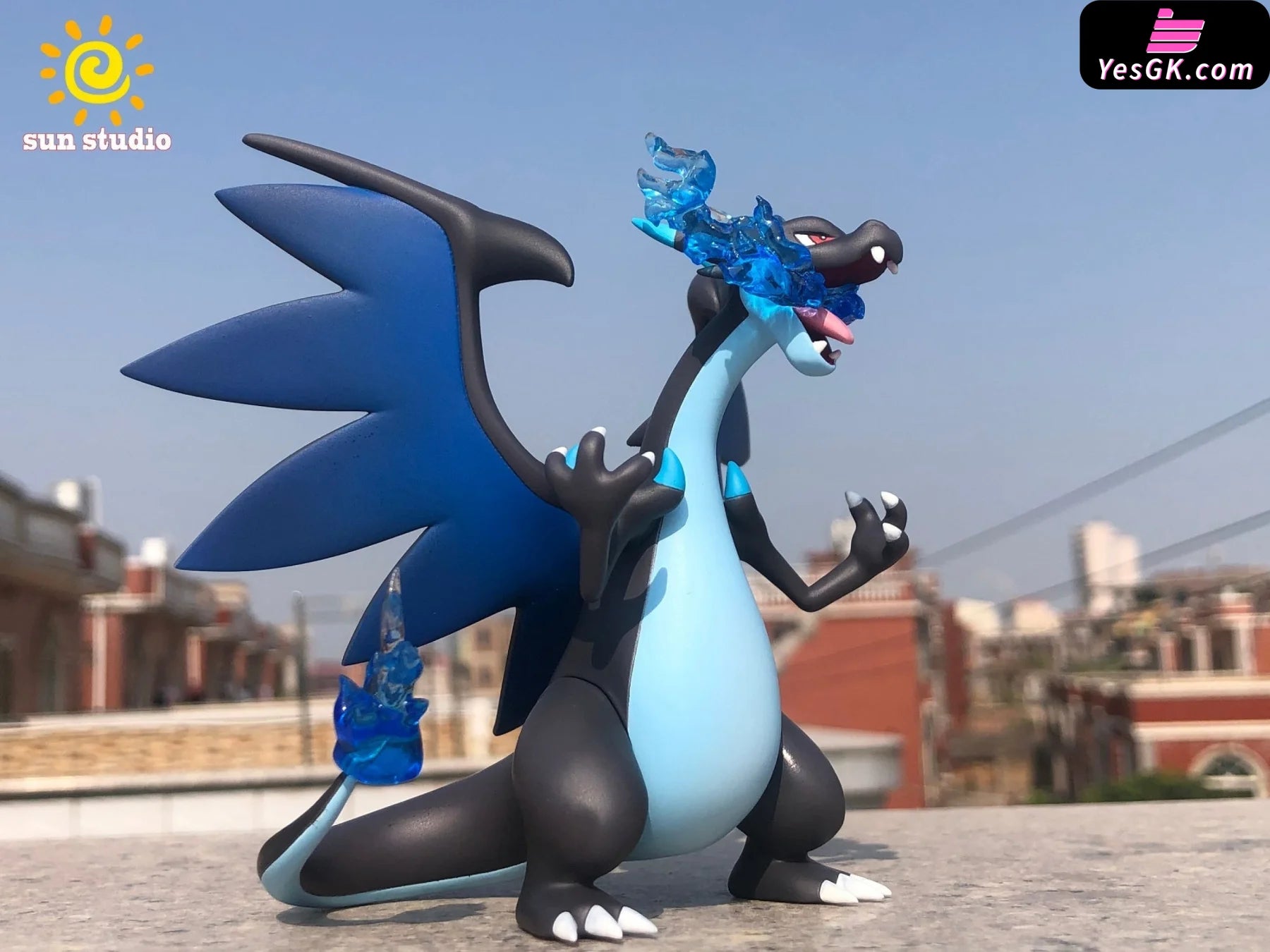 Pokémon Mega Charizard X and Mega Charizard Y Resin Statue - Sun Studi –  YesGK