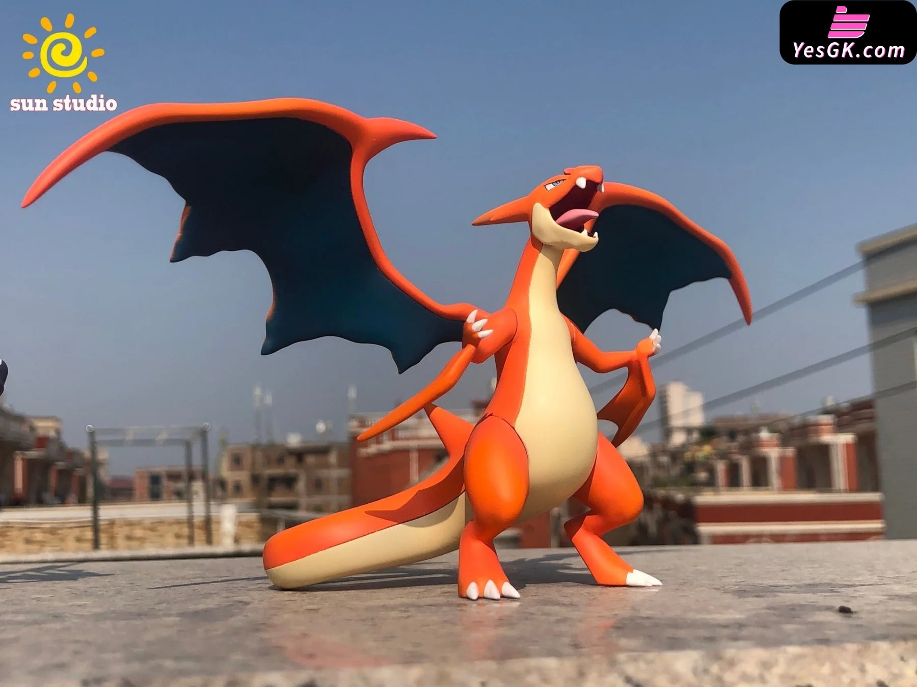 Pokémon Mega Charizard X and Mega Charizard Y Resin Statue - Sun Studi –  YesGK