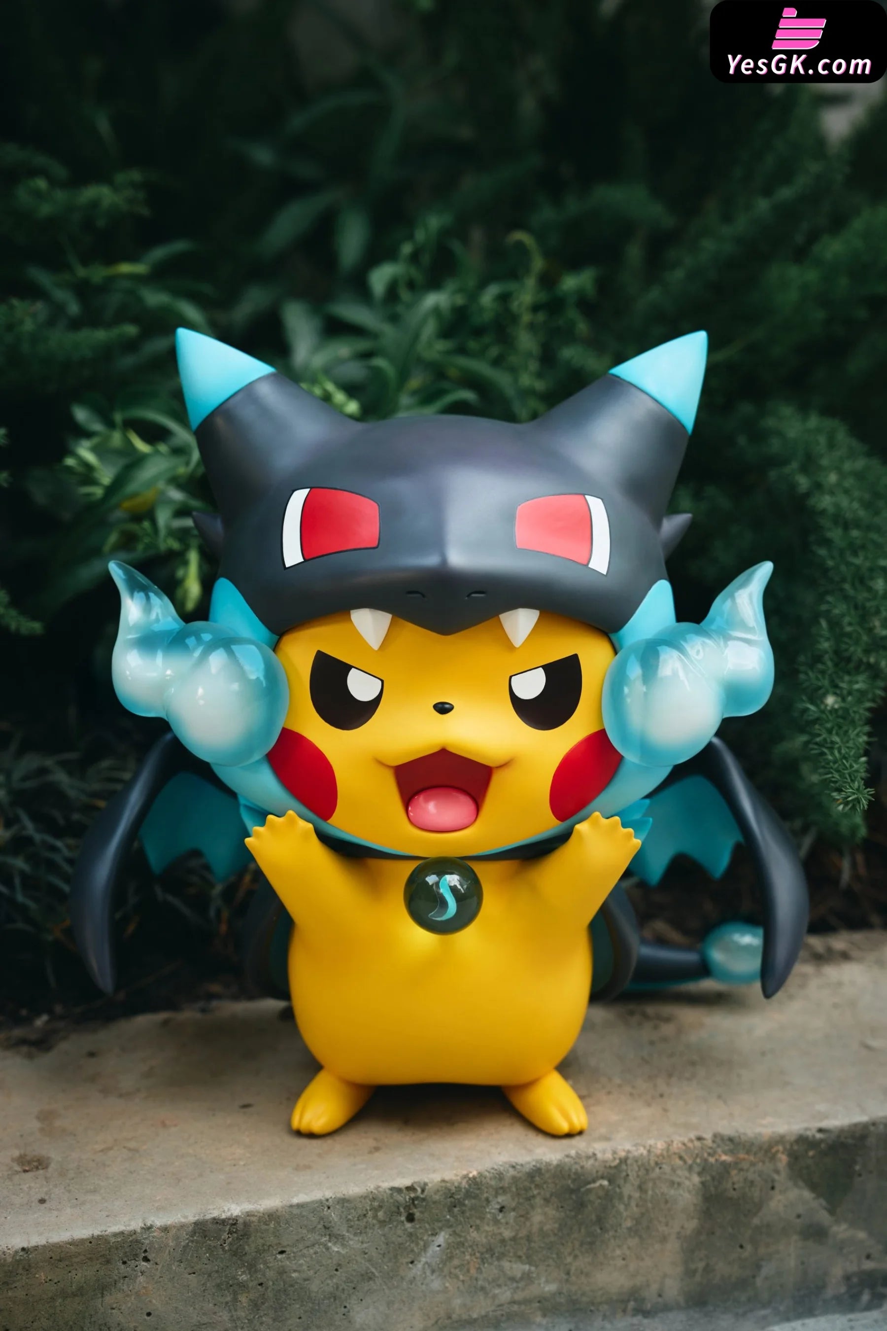 Pokémon Pikachu Cos Mega X Charizard Statue - Infinite Studio [Pre-Order]