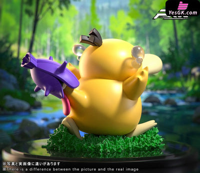 Pokémon Psyduck with its tail bitten by Shellder GK Statue - Fxw Studio [Pre-Order] Pokémon