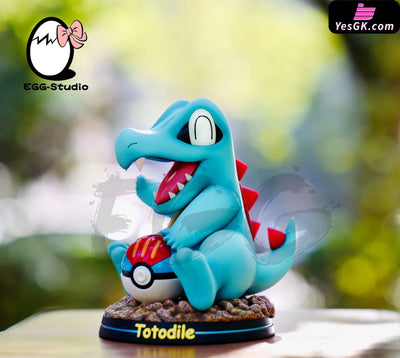 Pokemon - Totodile Resin Statue Egg Studio [In Stock]