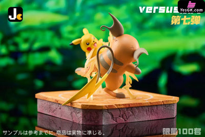 Pokémon Versus Series Raichu Vs Pikachu Resin Statue - Jc Studio [Pre-Order Closed]