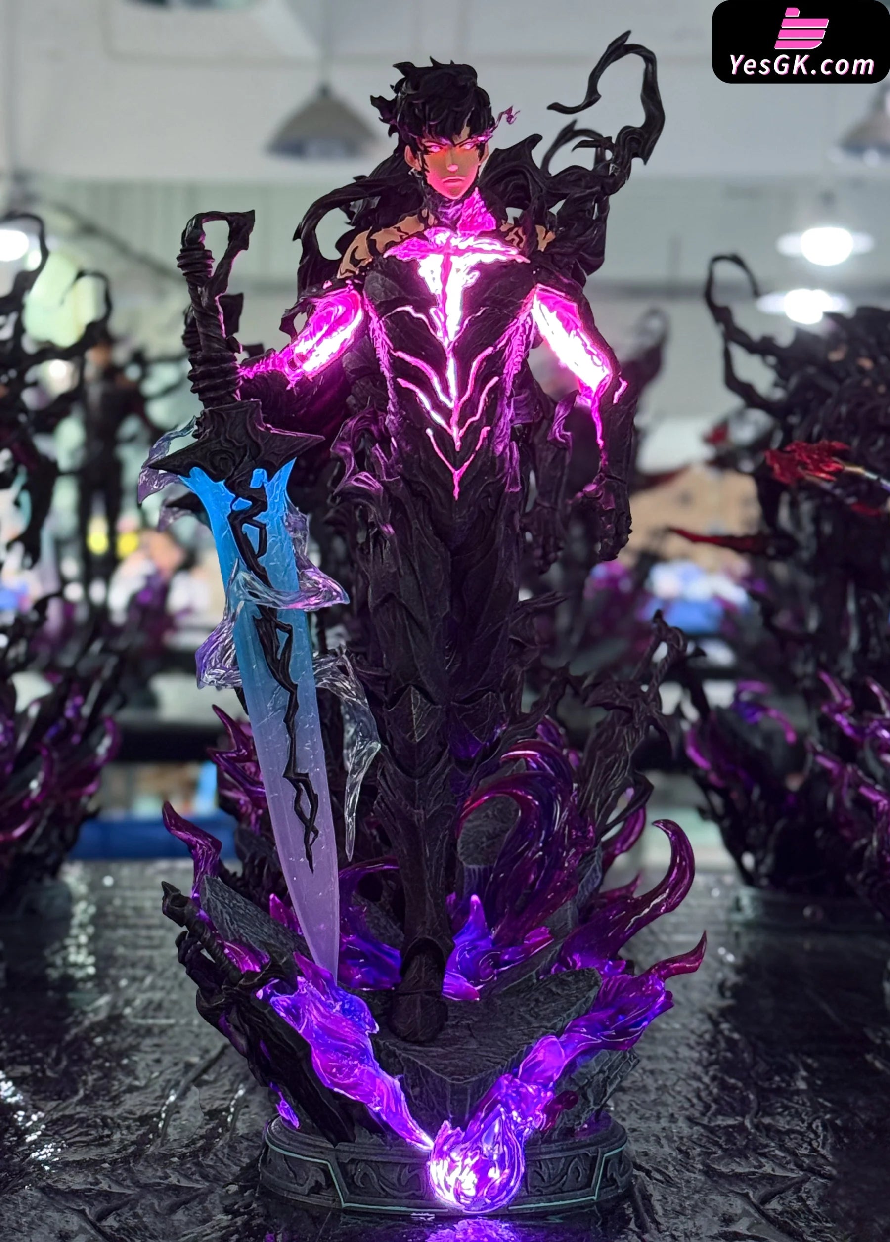 Solo Leveing Shadow King Sung Jin Woo Resin Statue - Mask Studio Solo Leveing Shadow King Sung Jin Woo Resin Statue - Mask Studio