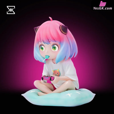Spy x Family Anya plays games GK Statue - KK Studio [Pre-Order] Deposit / Different Color SPY x FAMILY