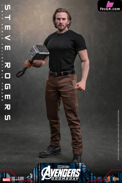 Steve Rogers 1/6th Scale Collectible Figure - Hot Toys